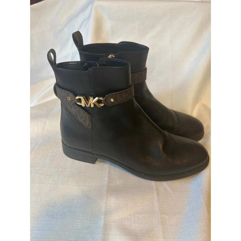 Michael Kors Black Leather Ankle Boots Logo Buckle‎ Detail Zip Up